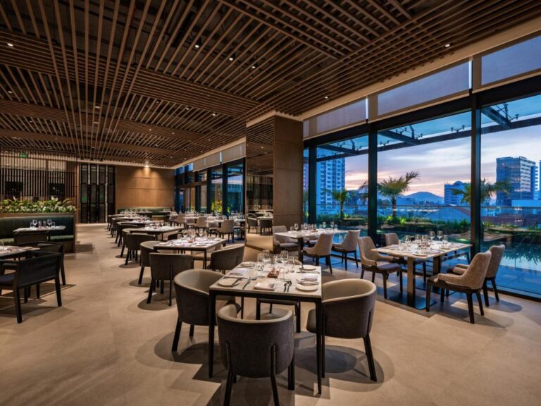 Crowne Plaza Danang City Centre by Meraki Land