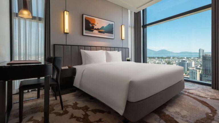 Crowne Plaza Danang City Centre by Meraki Land